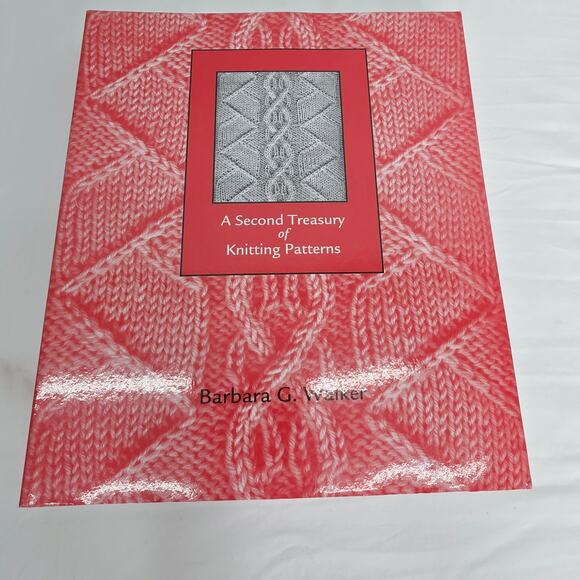 A Second Treasury of Knitting Patterns Barbara G Walker Paper Back 700 Patterns - Picture 2 of 13